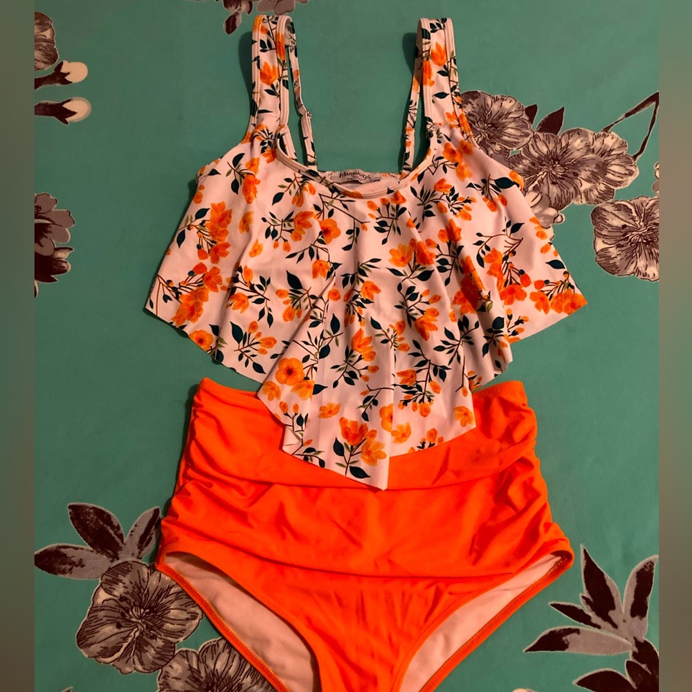 NWOT Marinavida Two Piece Tank Swimsuit, Lightly Padded Adjustable Top, Sz Med